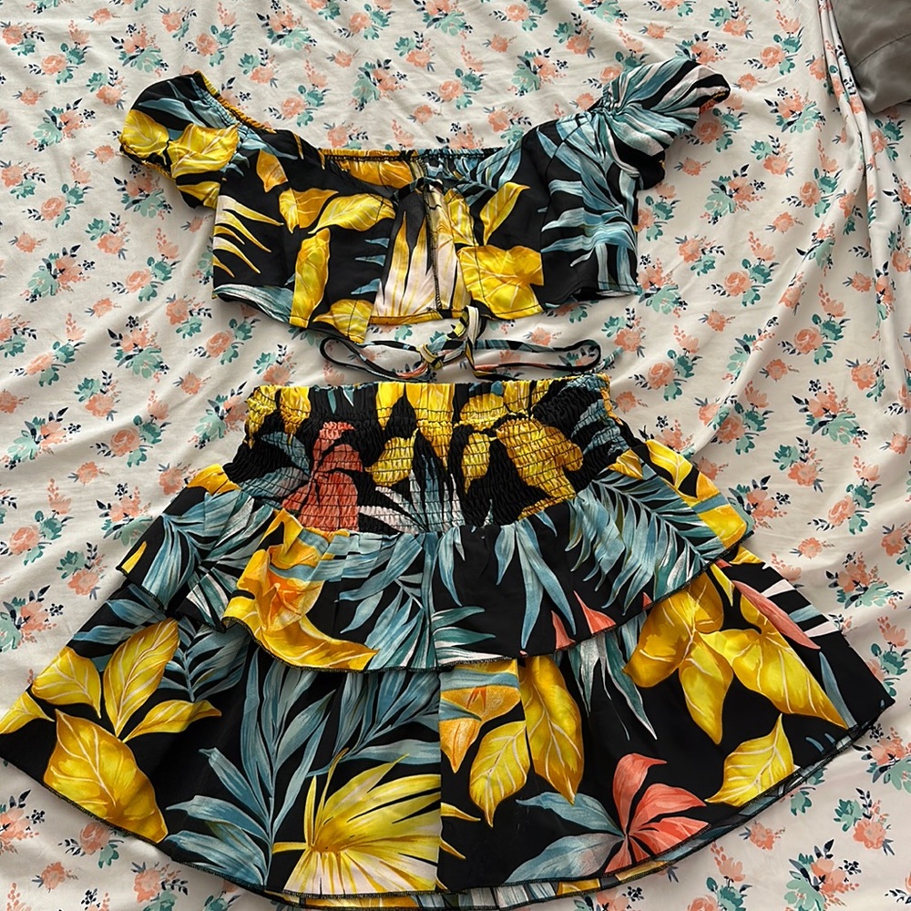 Very Cute Floral Set - Top & Skirt